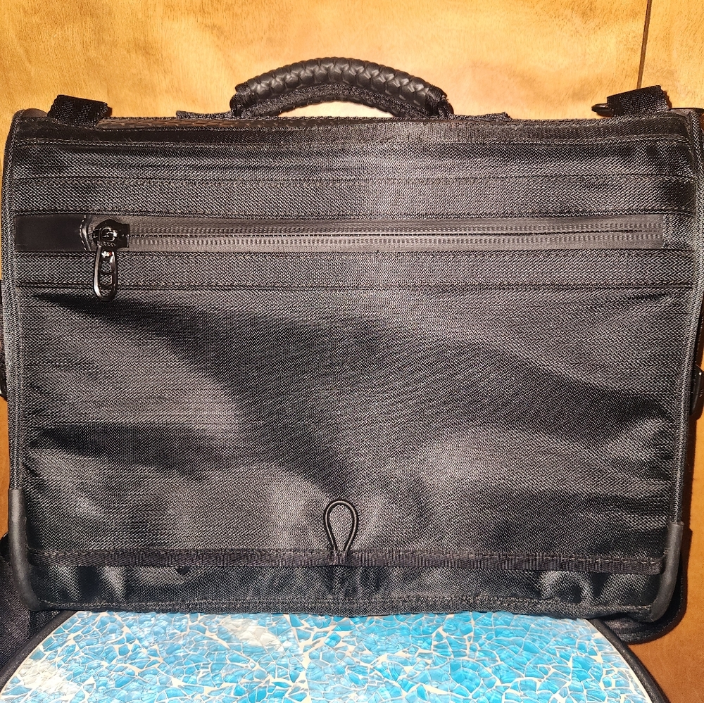 LAT_560 LAPTOP MESSENGER CASE LARGE (15") - Picture 6 of 10